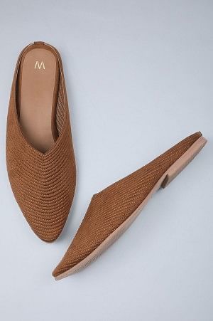 W Gold Solid Pointed Toe Flat-WAlysa