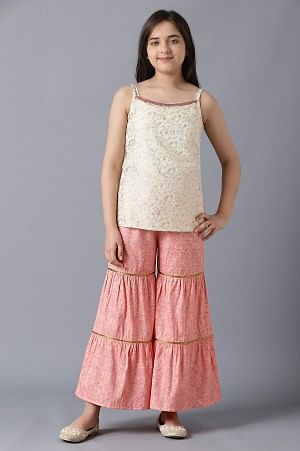 Girls Pink Foil Printed Gilet With Sleeveless White Kurta And Pink Flared Skirt