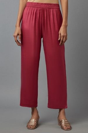 Red Solid Slim Pants in Straight Silhouette