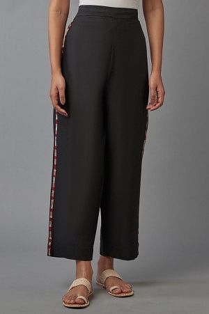 Black Solid Parallel Pants with Embroidery